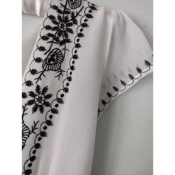 John Paul Richard Uniform Womens White Black Embroidered Top Size L Waist Tie - Picture 2 of 5
